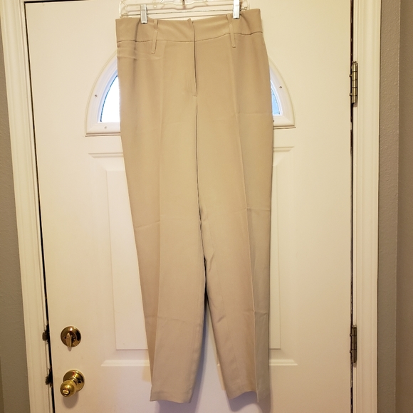 Liz Claiborne - Picture 2 of 3